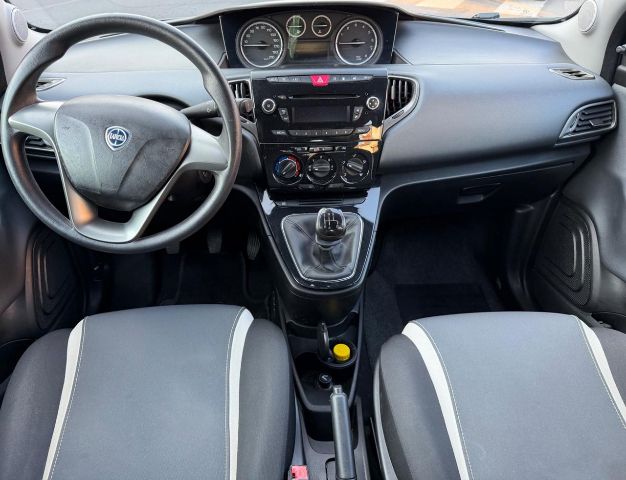 Lancia Ypsilon 1.2 benz/GPL Ecochic Gold