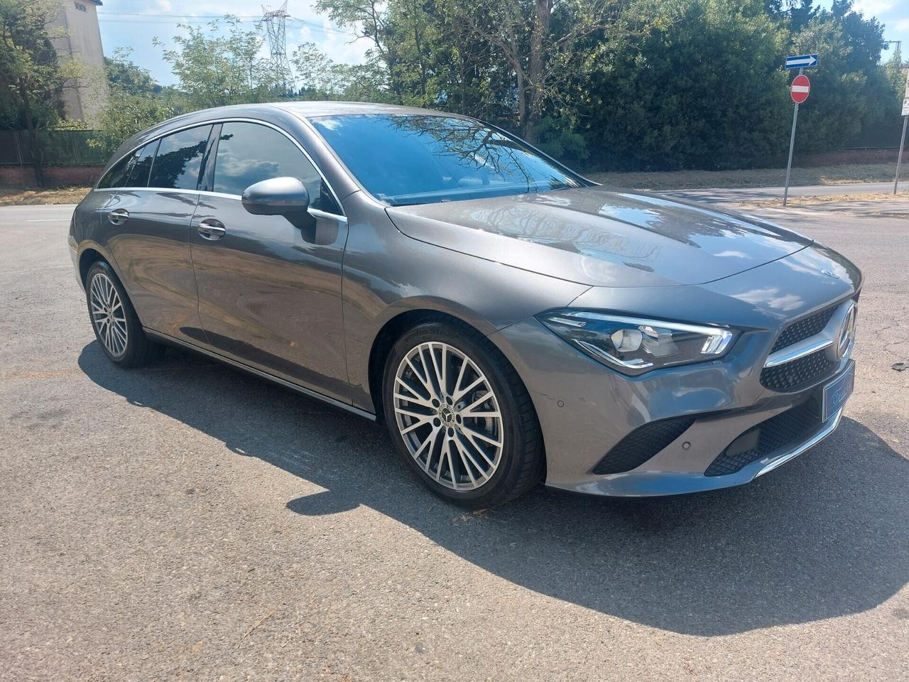 Mercedes-benz CLA 200 D automatico s .brake executive Km 2549 originali