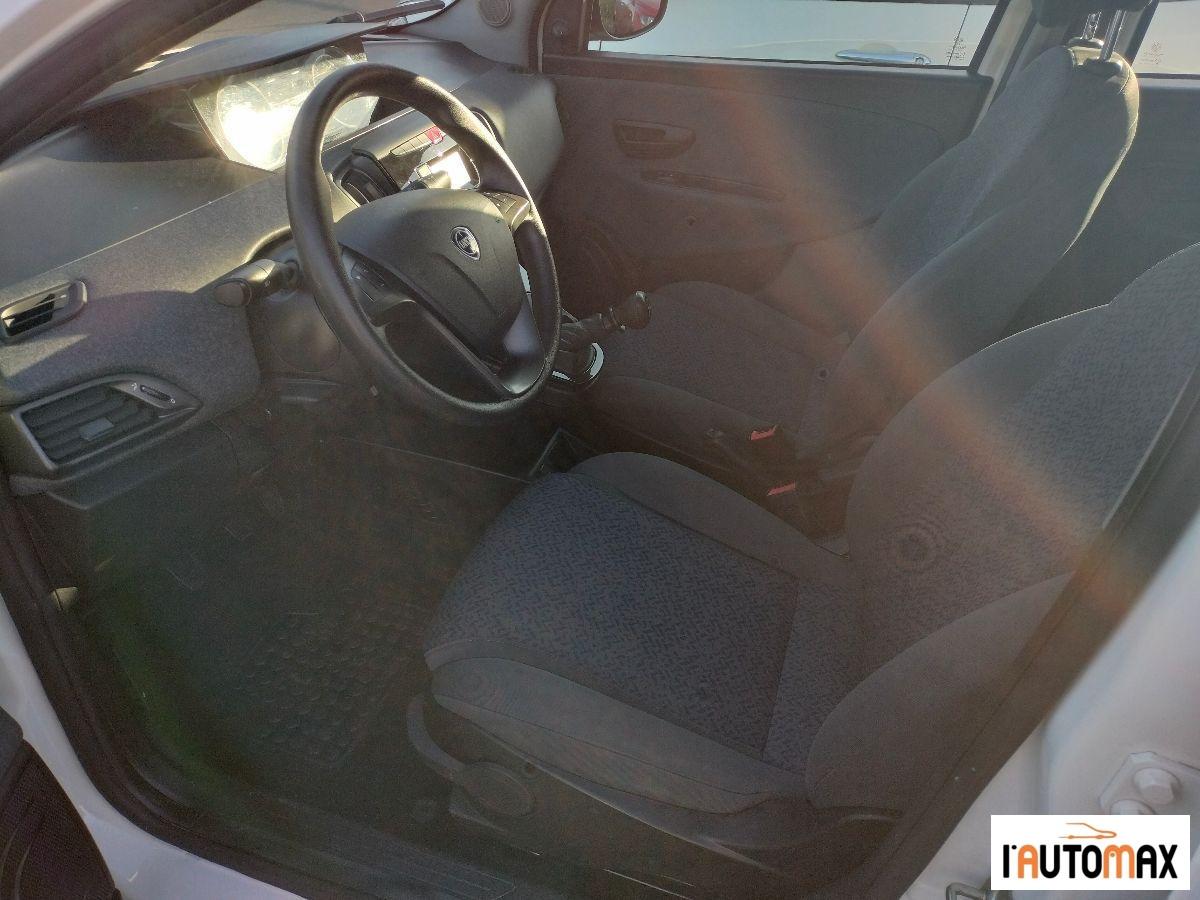 LANCIA - Ypsilon 1.0 firefly hybrid Silver s&s 70cv