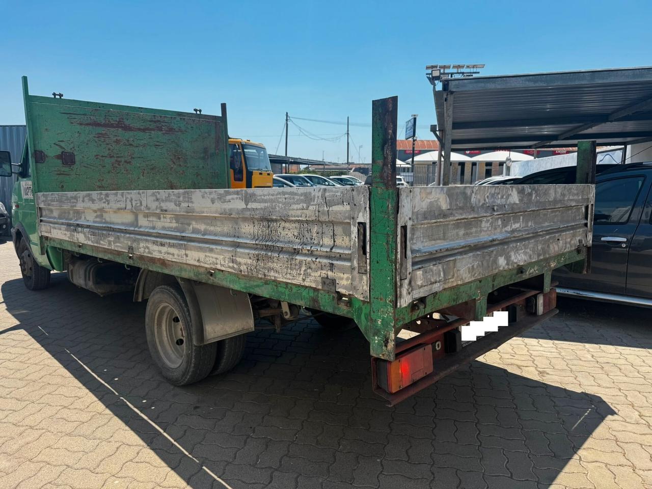 Iveco Daily 30.8 2.5 Diesel CASSONATO