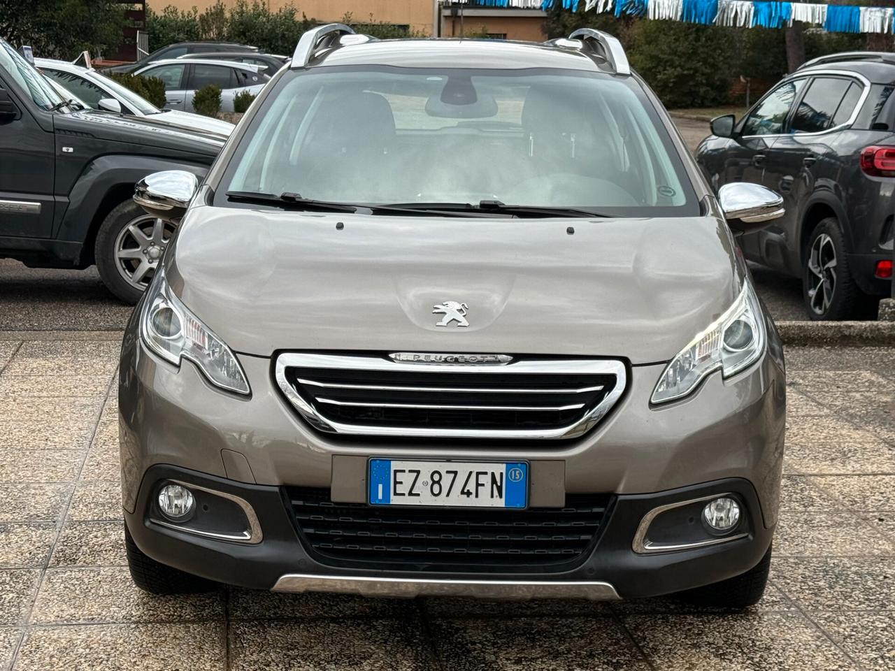 " SOLO 40.000 KM " Peugeot 2008 Benz. Allure