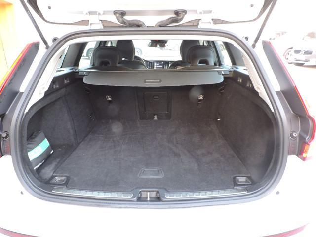 VOLVO V60 B4 (d) Geartronic Momentum Business Pro