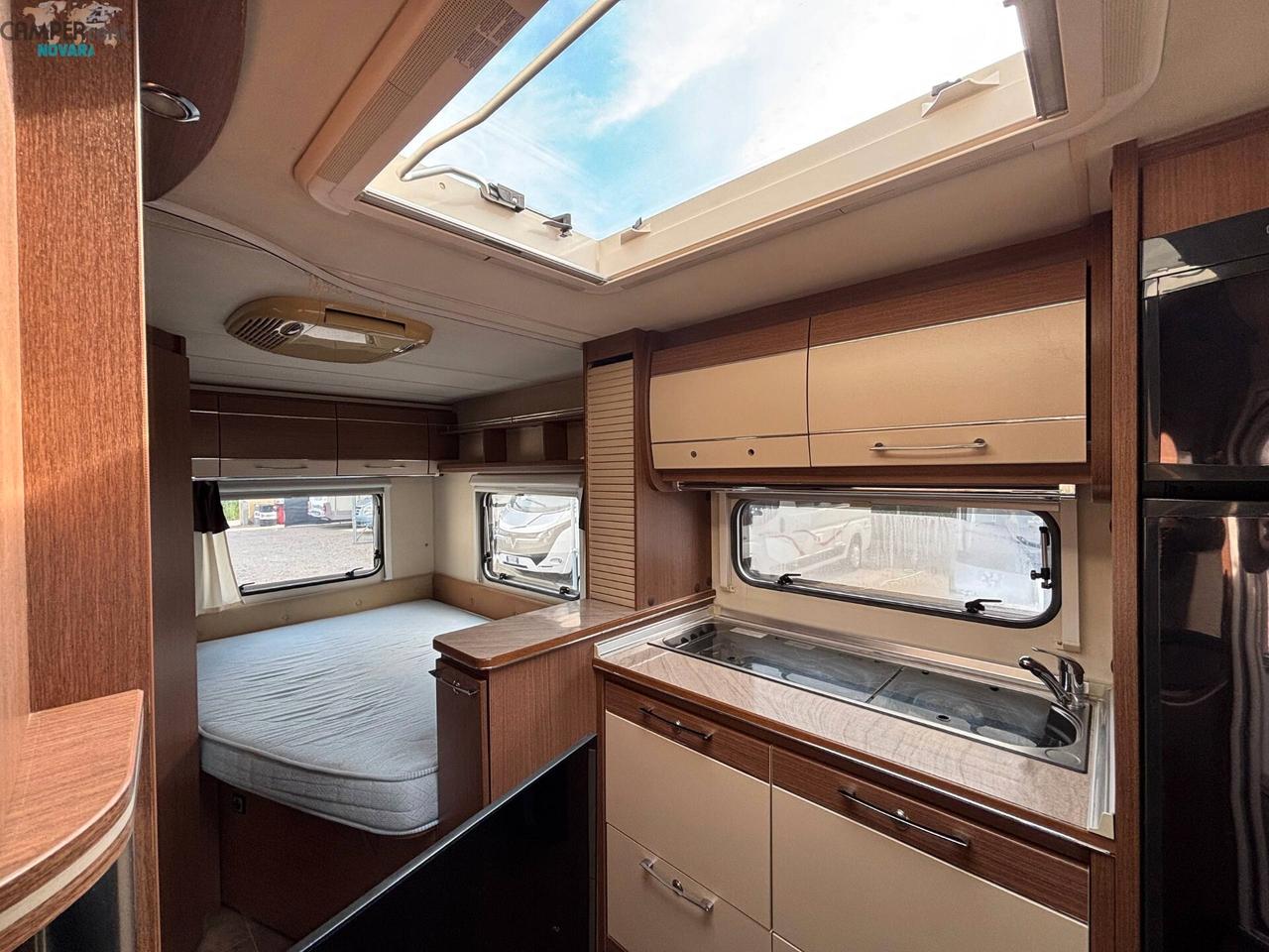 BÜRSTNER TRECENTO 465TS - ROULOTTE CON LETTO MATRIMONIALE ALLA FRANCESE IN CODA