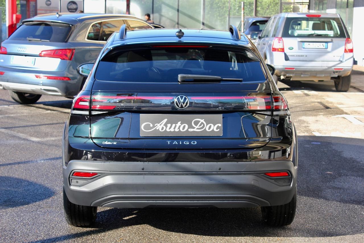 Volkswagen Taigo Life 1.0 TSI 110CV virtual cockpit navy sensori