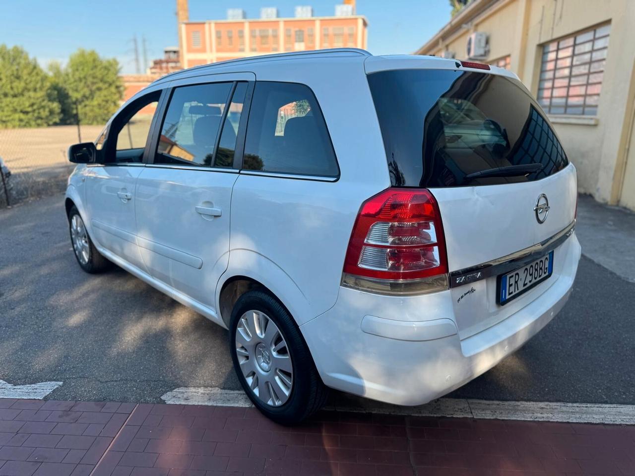 Opel Zafira Anno 2013 1.6 Benz/Metano 7 POSTI