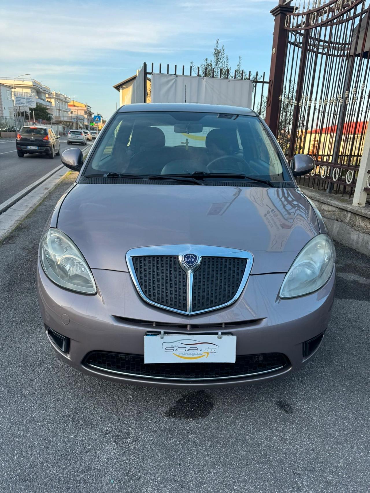 Lancia Ypsilon 1.2 Argento
