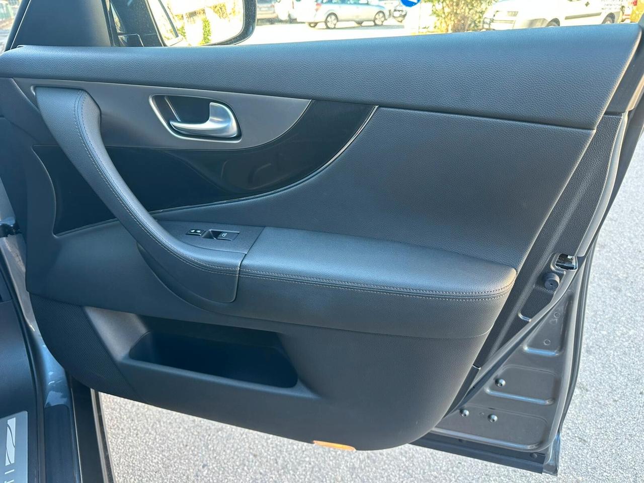 Infiniti QX70 3.0 diesel V6 AT S Premium