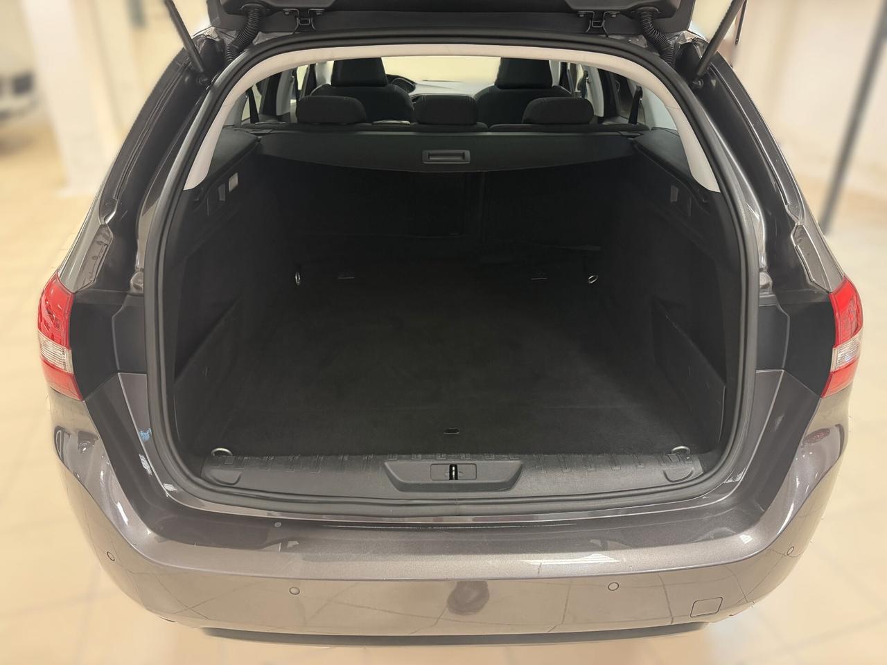 Peugeot 308 BlueHDi 130 S&S SW Allure