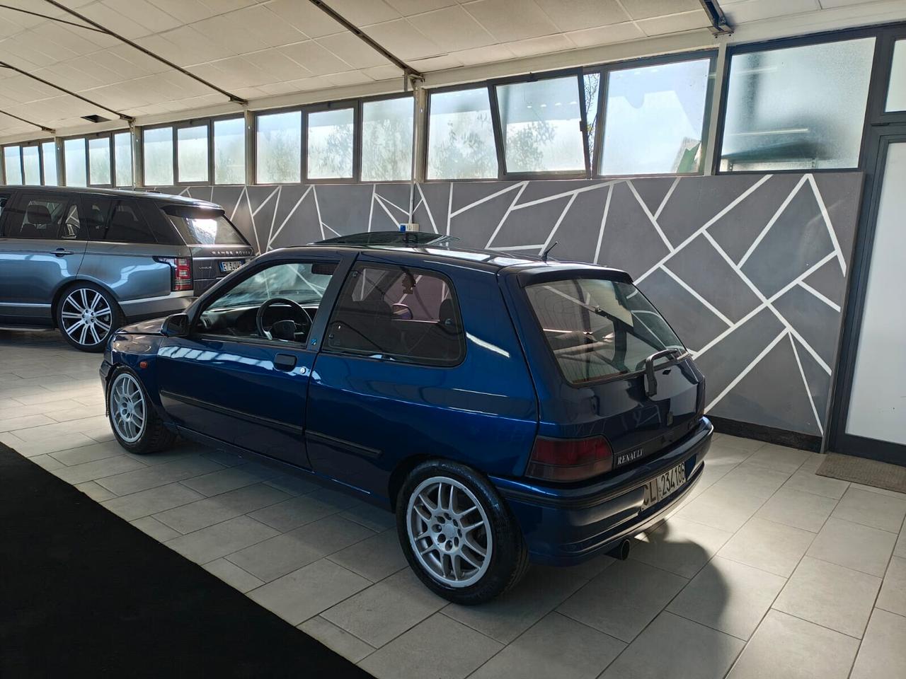 Renault Clio 1.8i 16V cat