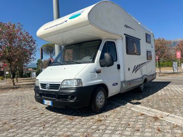 Camper mansardato 6 posti Mc louis
