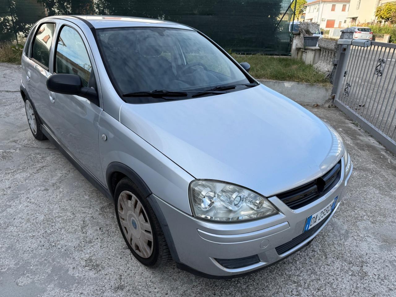 Opel Corsa 1.2 5 porte Cosmo 2006 no blocchi città