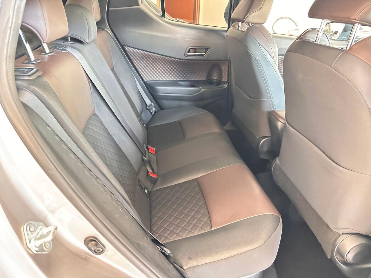 Toyota C-HR 1.8 Hybrid E-CVT Lounge