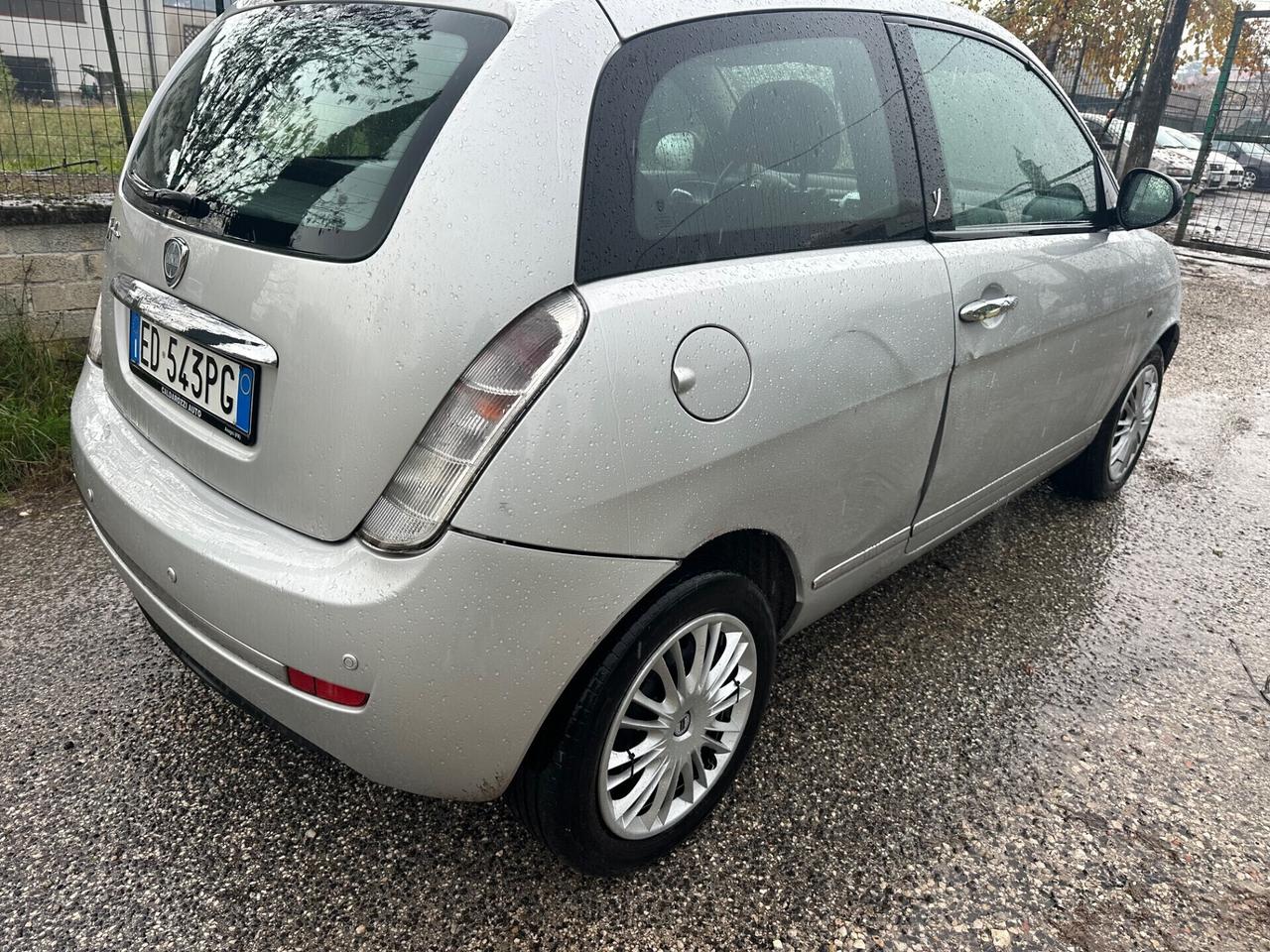 Lancia Ypsilon 1.3 MJT 75