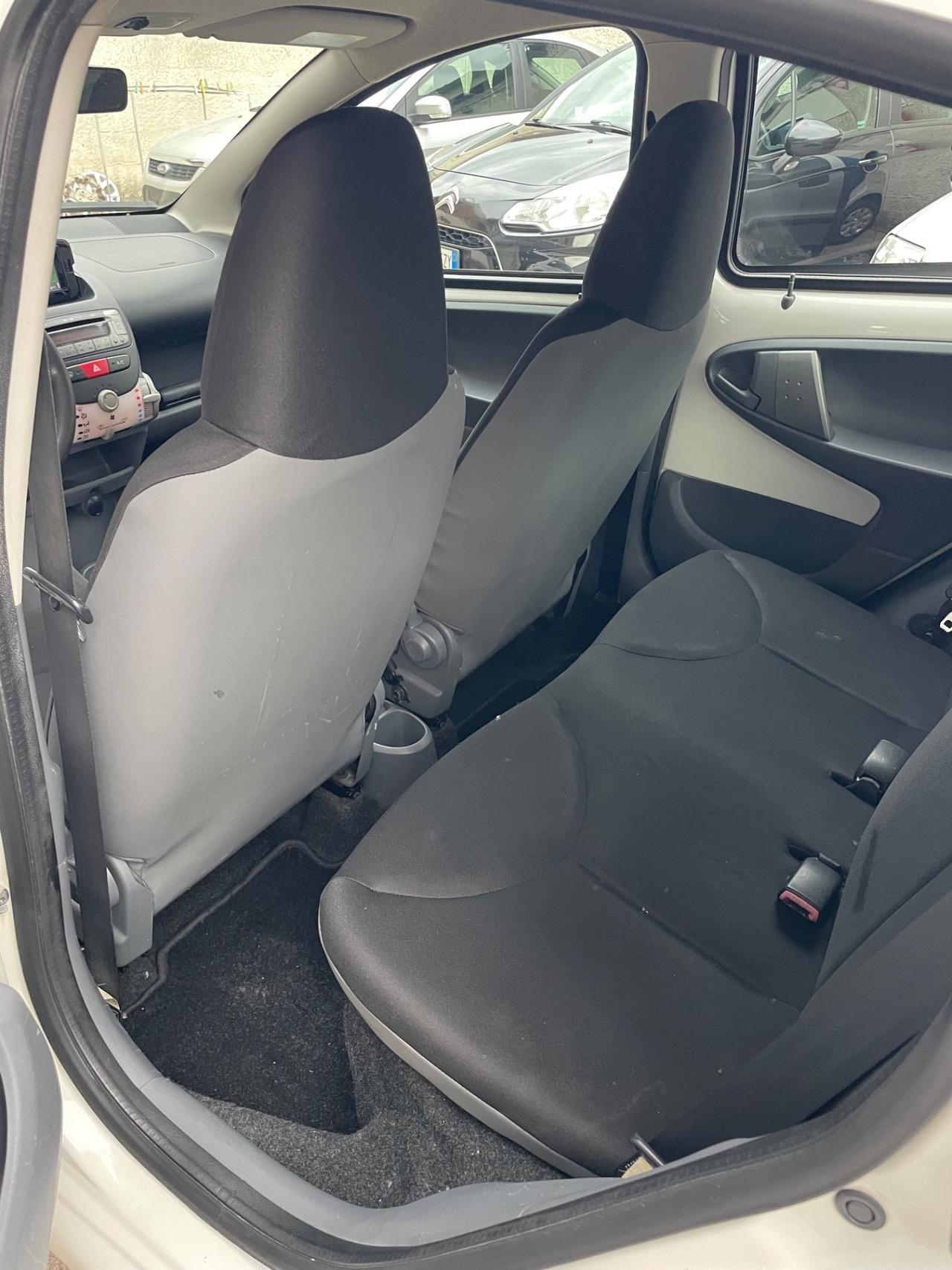 Toyota Aygo 1.0 12V VVT-i 5 porte Sol Connect navigatore