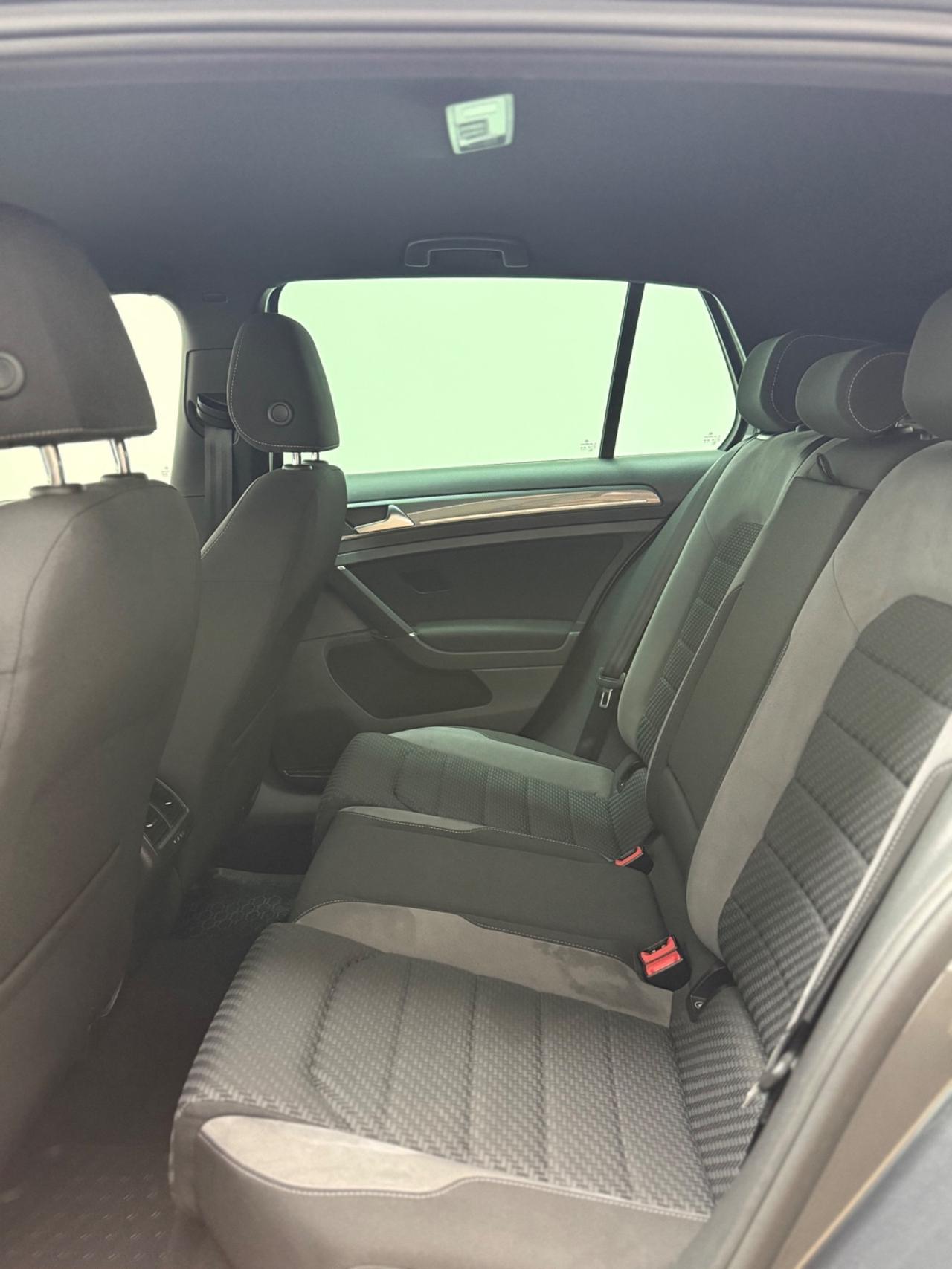 Volkswagen Golf 1.6 TDI 110 CV DSG R Line Italiana