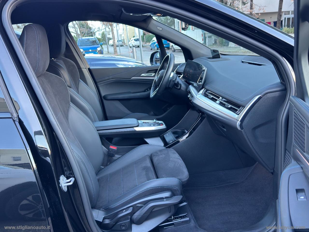 BMW 218d Active Tourer Msport HEAD- UP DISPLAY