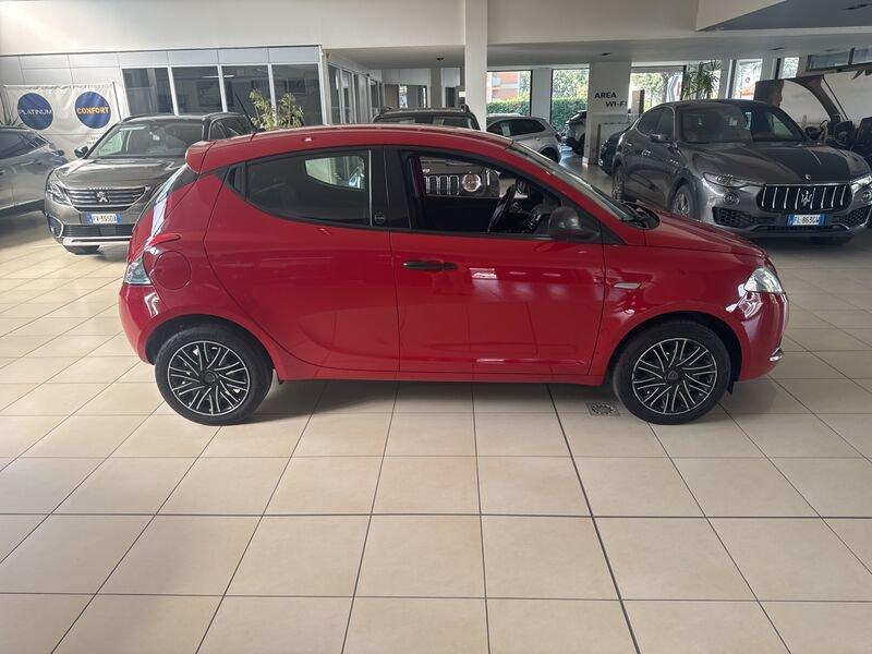 Lancia Ypsilon Ypsilon 1.0 FireFly 5 porte S&S Hybrid Ecochic Silver