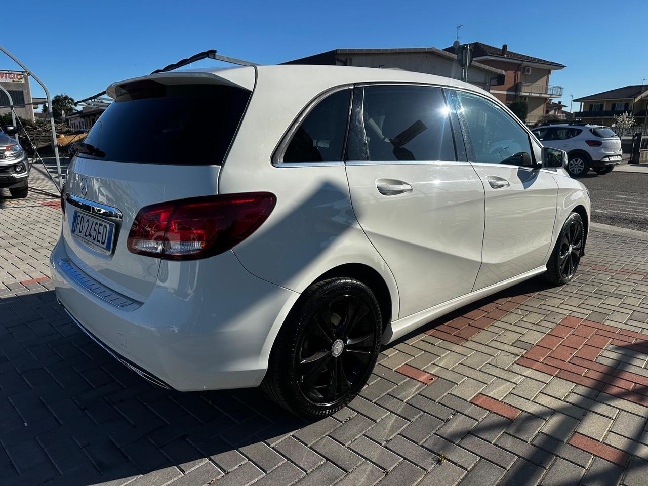 Mercedes-benz B 180D 109CV AUT. OK NEOPATENTATI