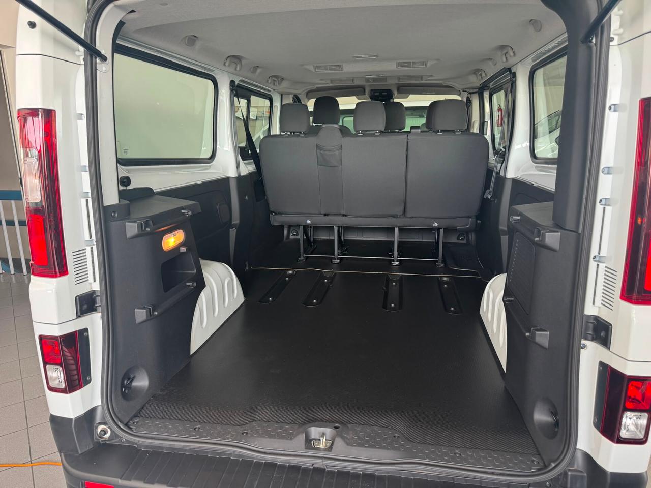 Renault Trafic 2.0 dCi 150CV PL-TN- Autom. 6 posti N1