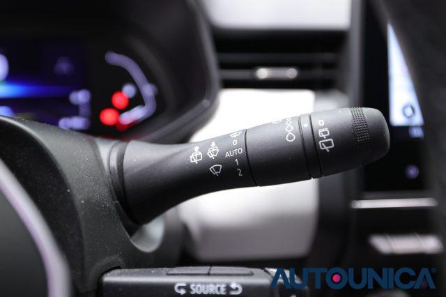 RENAULT Clio FULL HYBRID E-TECH 145 CV 5 PORTE TECHNO FULL LED