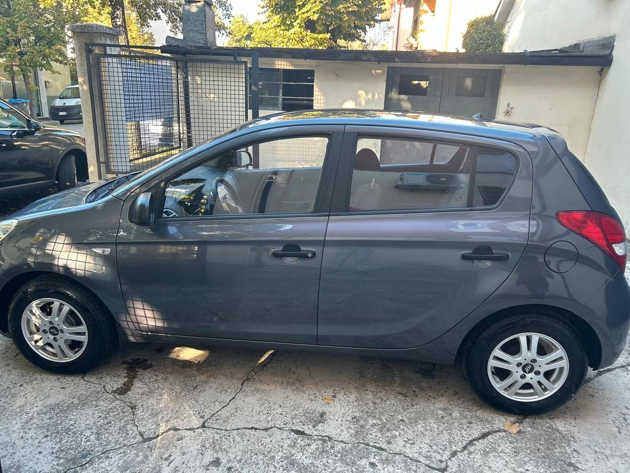 Hyundai i20 1.2 MPI MT Connectline