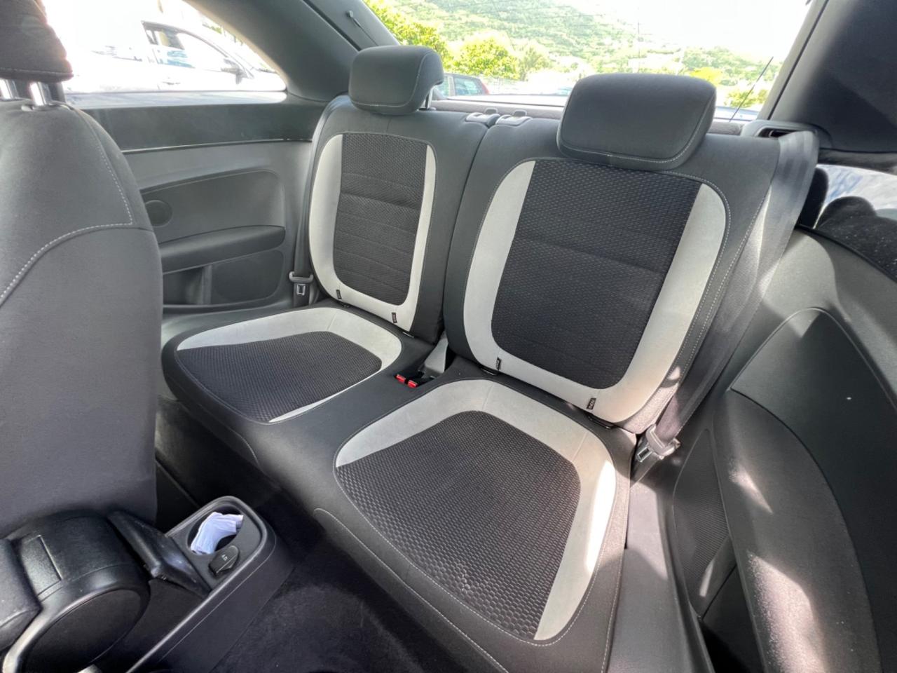 Volkswagen Maggiolino 2.0 TDI R-Line
