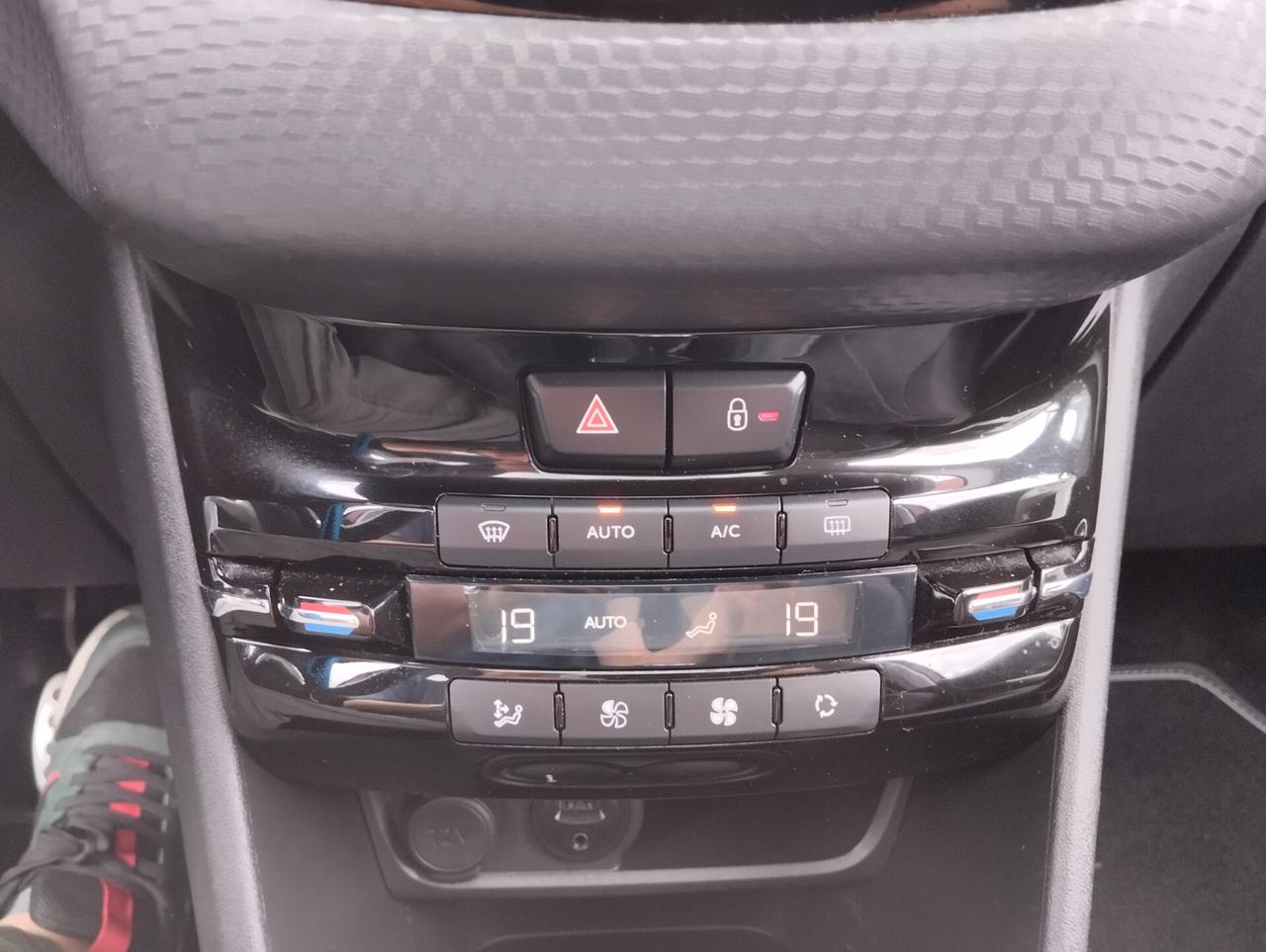 Peugeot 2008 BlueHDi 120 S&S Crossway
