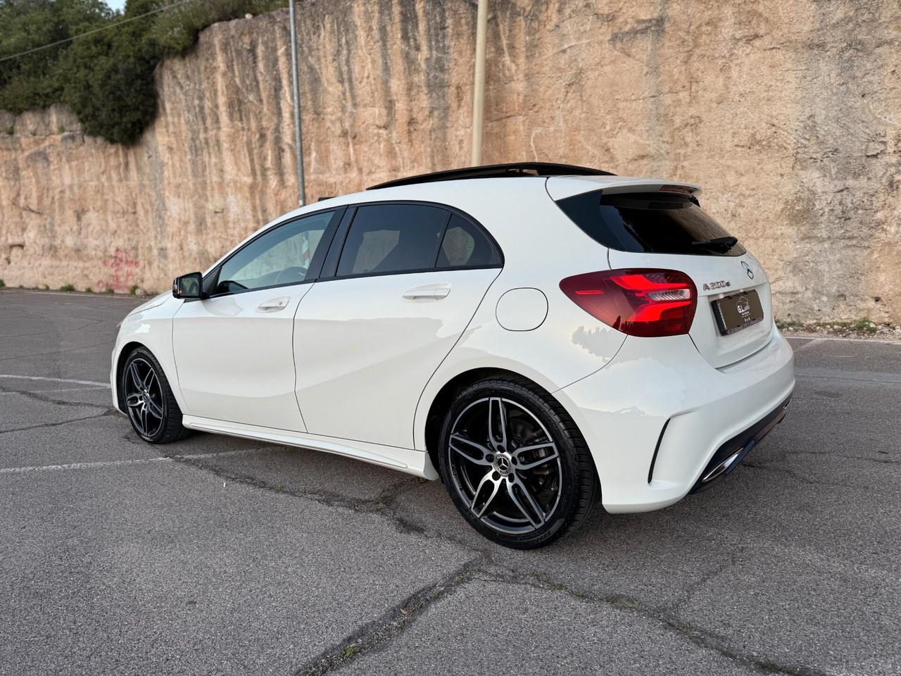 Mercedes A 200 136 CV Premium/NIGHT EDITION/TETTO