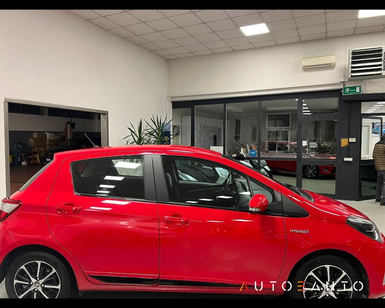 TOYOTA Yaris III 2017 - Yaris 5p 1.5h Active my18