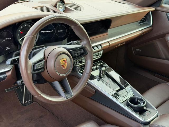 PORSCHE 992 Carrera 4S