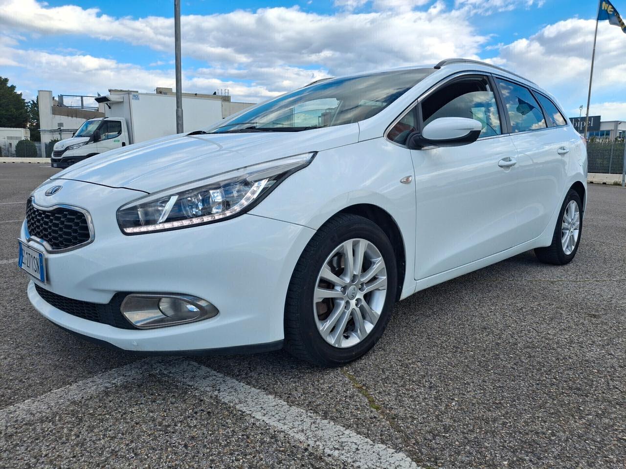 Kia Ceed cee'd 1.4 CRDi SW.-TELECAMERA-LUCI LED-