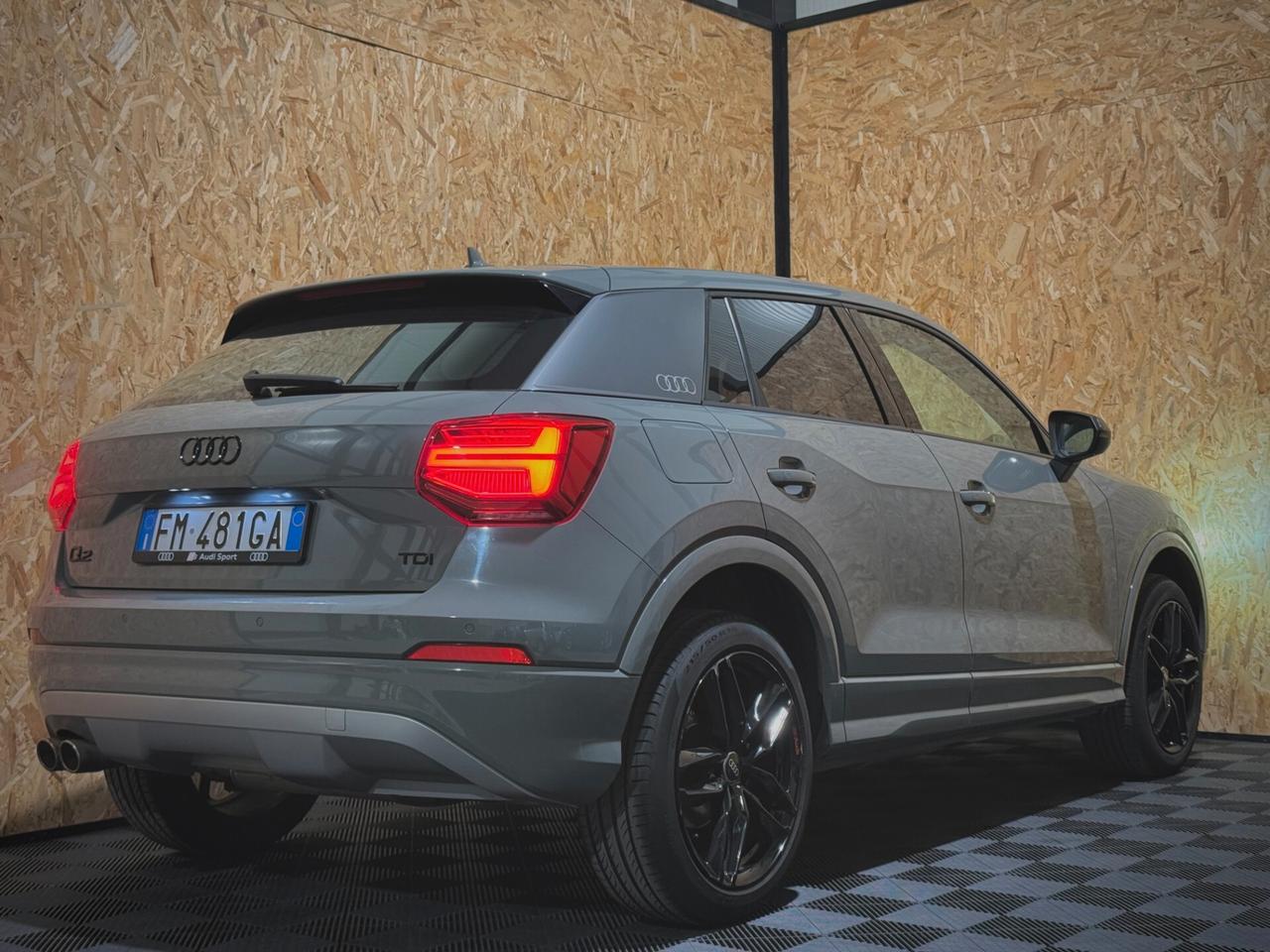 Audi Q2 1.6 TDI S line IDENTITY BLACK