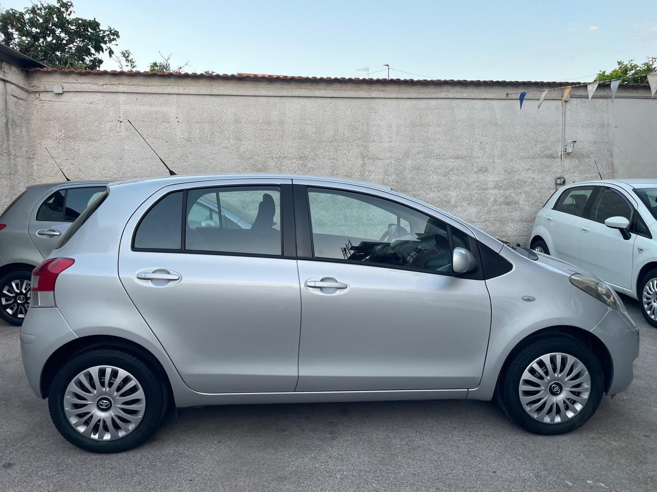 Toyota Yaris 1.0 5 porte Lounge FULL dal nord Italia bella
