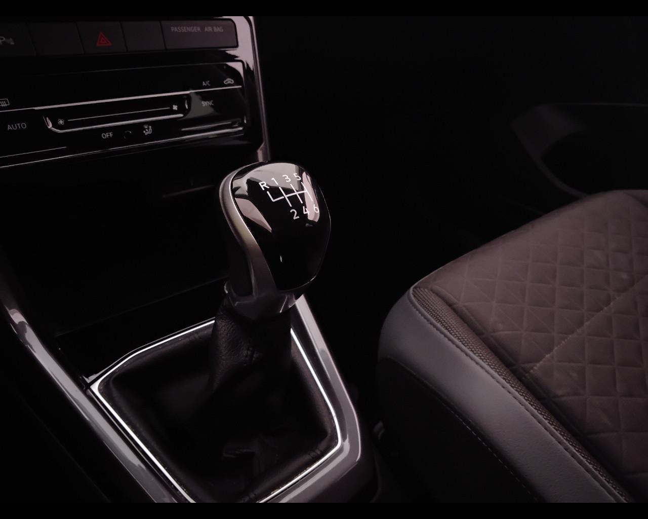 VOLKSWAGEN T-Cross 2019 - T-Cross 1.0 tsi Advanced 110cv
