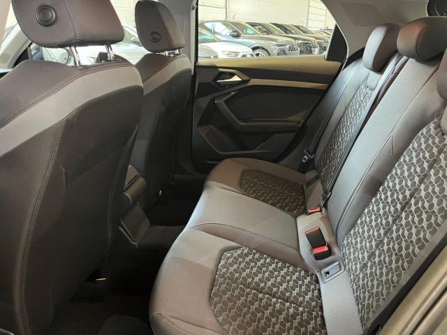 AUDI A1 SPB 30 TFSI Stronic S line edition "17 Sline/F.Led