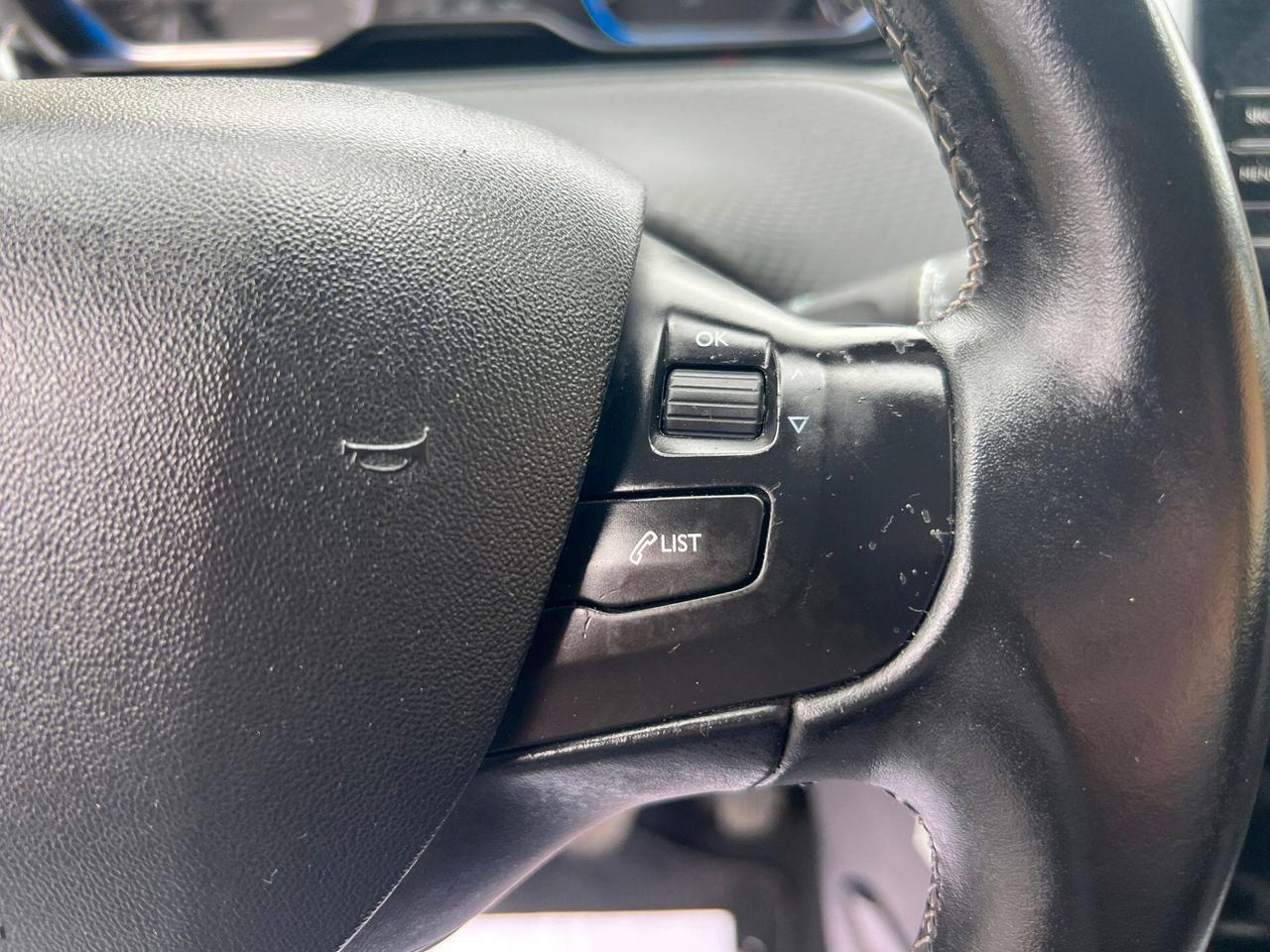 Peugeot 2008 BlueHDi 120 S&S Black Matt