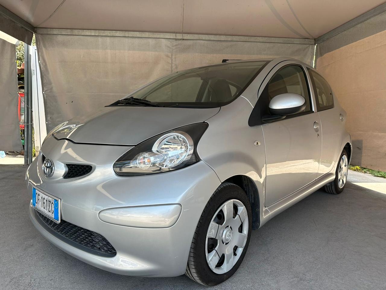 Toyota Aygo 1.0 12V VVT-i 5 porte Sol