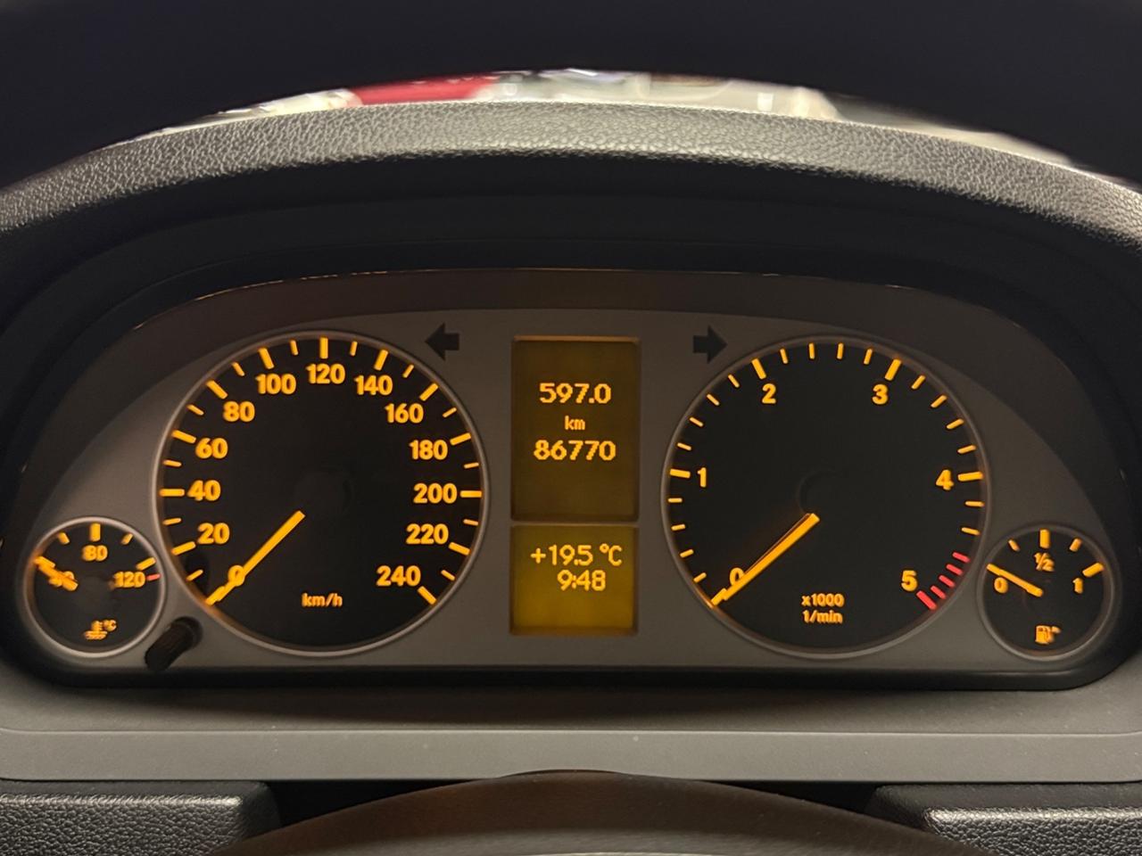 FANTASTICA MERCEDES CLASSE B UNICO PROPRIETARIO CON 86.735 KM