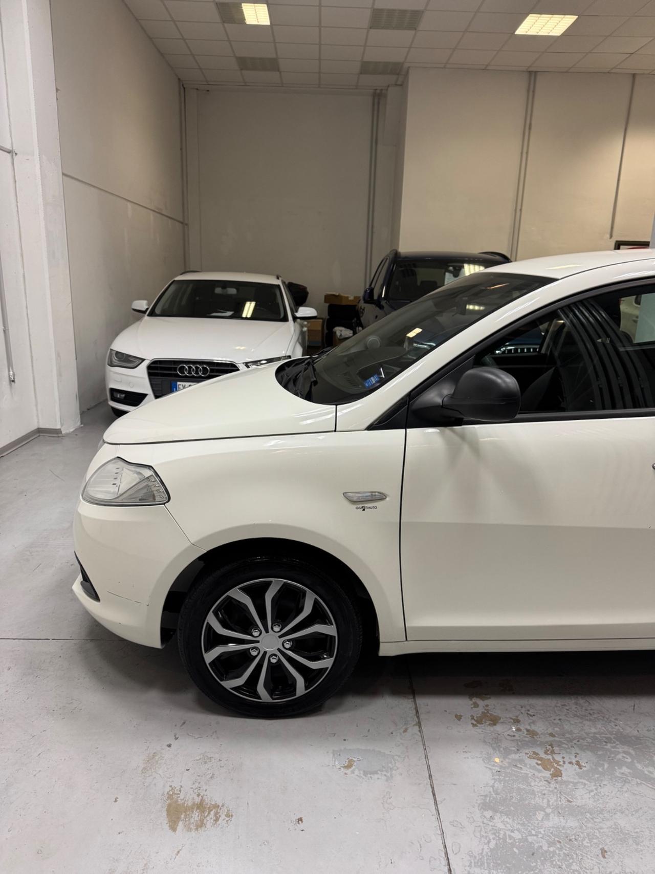 Lancia Ypsilon 1.2 69 CV 5 porte GPL Ecochic Platinum