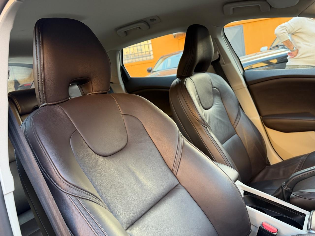 Volvo V40 Cross Country D2 1.6 Momentum