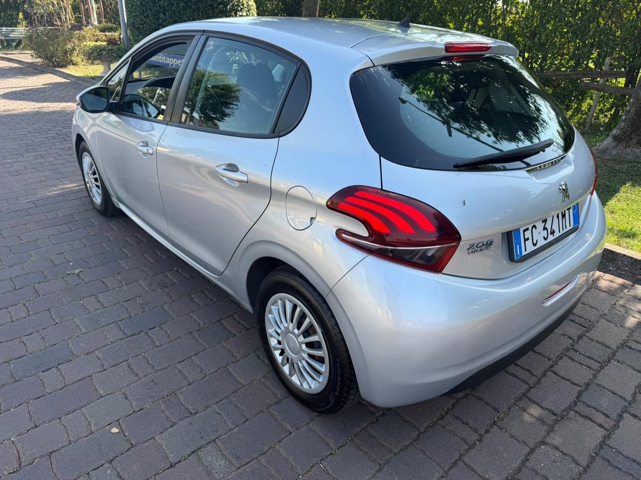 Peugeot 208 BlueHDi 75 5 porte Allure