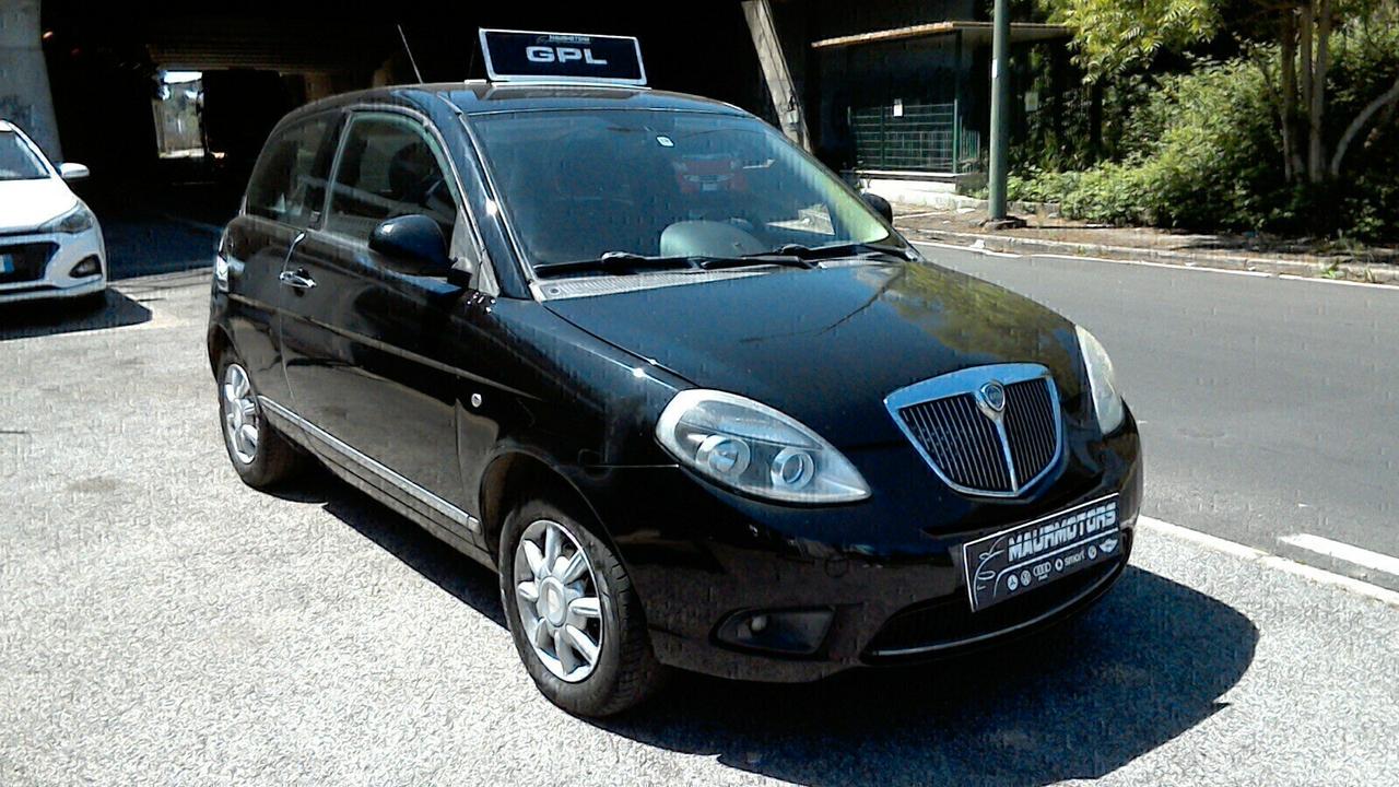 LANCIA YPSILON 2 SERIE - 1.2 69 CV ARGENTO - BENZINA/GPL