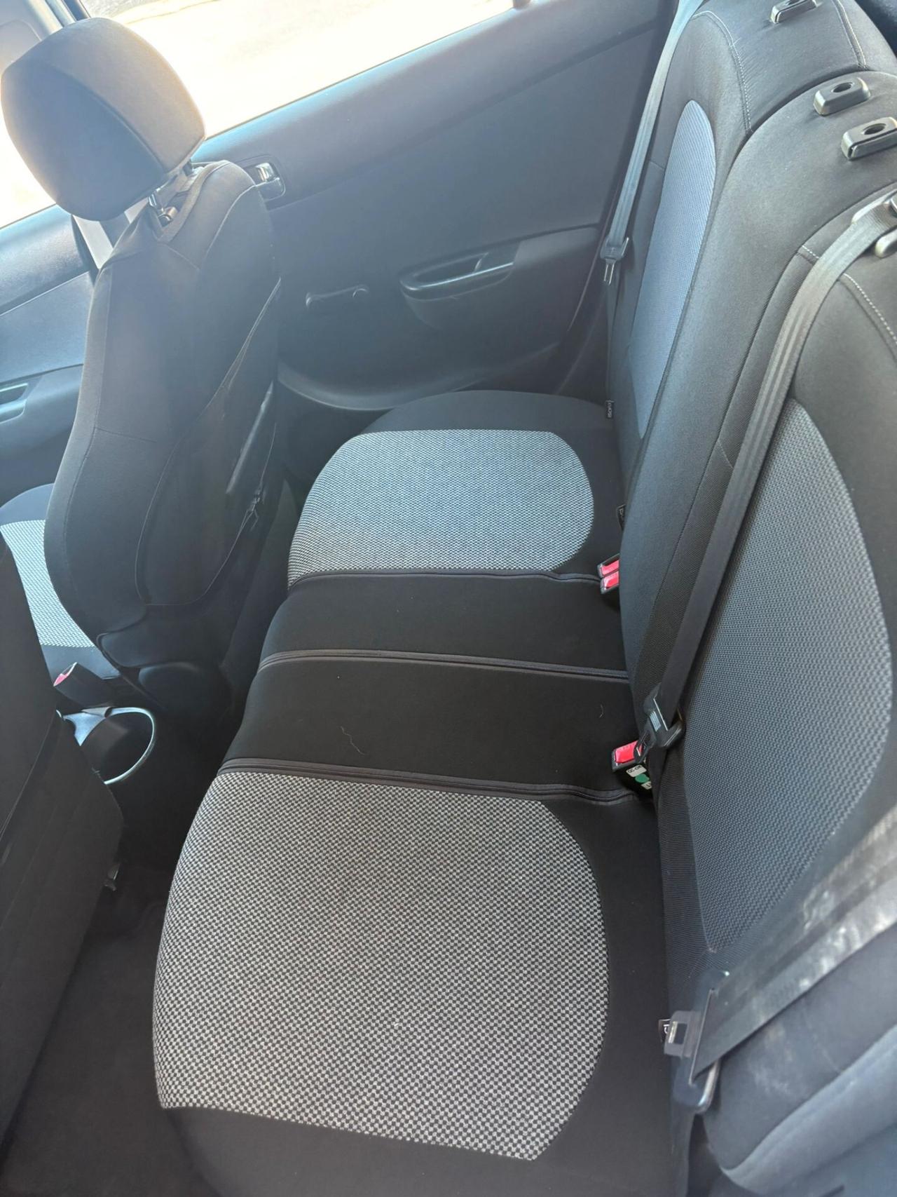 HYUNDAI i20 1.2 84 CV GPL EURO 5B 2014 – 284.000 KM – REVISIONATA – AUTO FUNZIONANTE