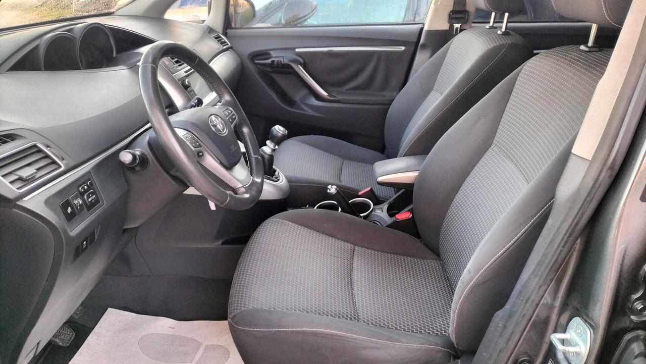 Verso 1.6 D-4D Style 7 POSTI KM 120000 TAGLIANDI TOYOTA