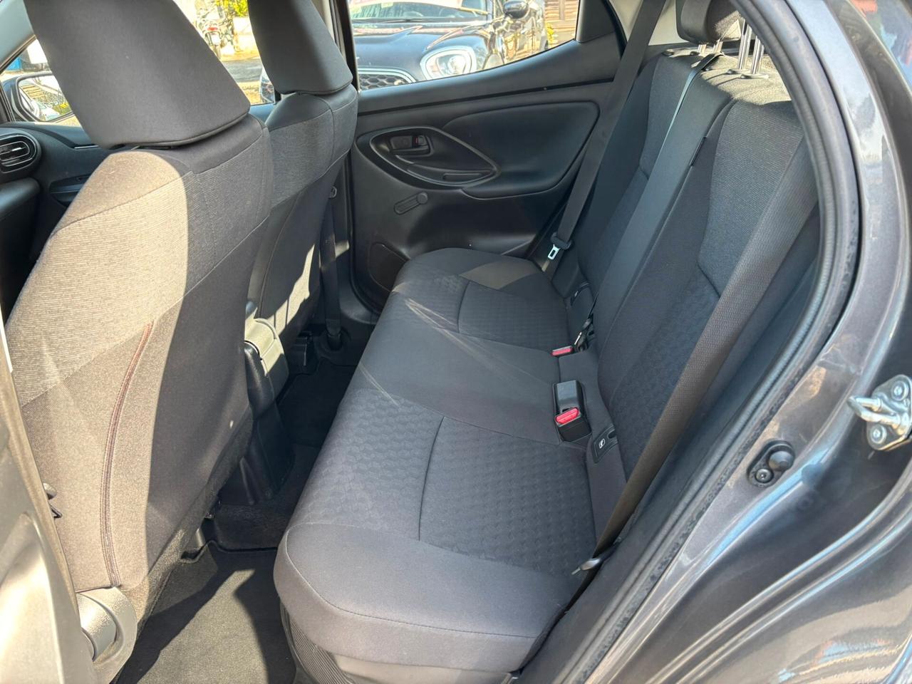 Toyota Yaris 1.5 Hybrid 5 porte Business