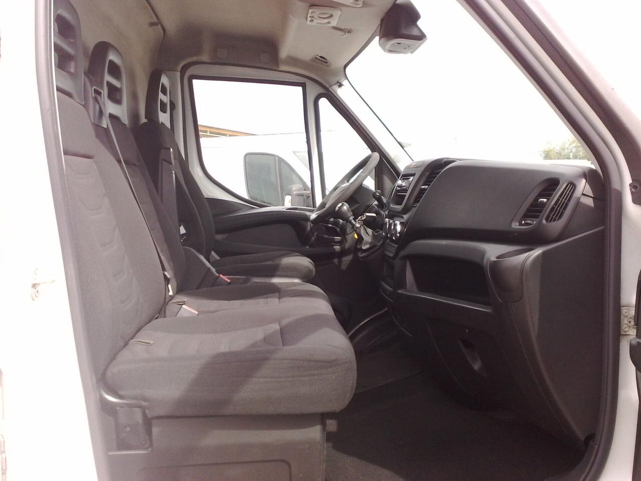 Iveco Daily 35c15 3000cc GRANVOLUME - 2015