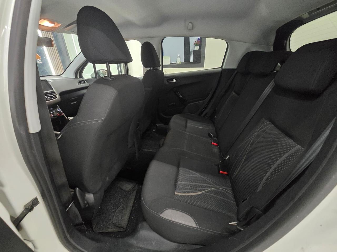 Peugeot 208 1.4 HDi 68 CV 5 porte Access