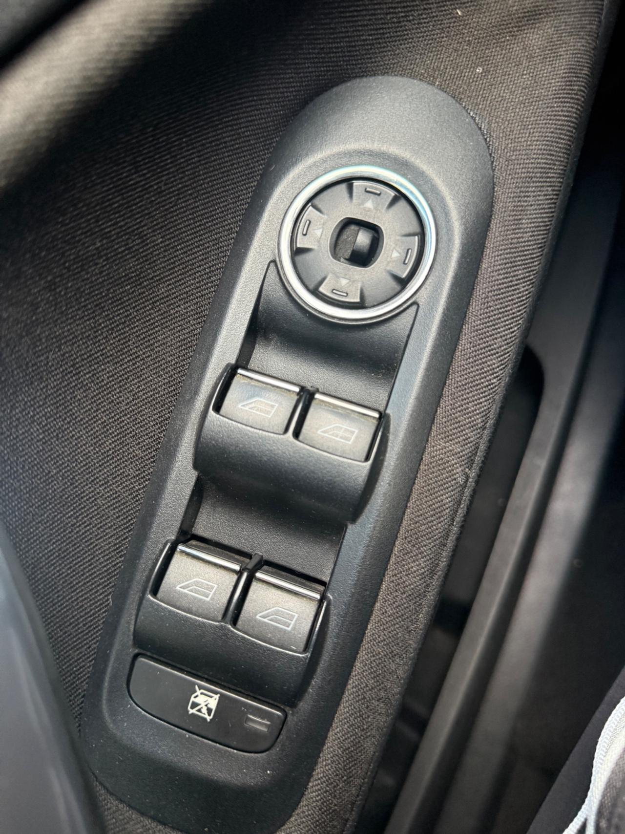 Ford Mondeo 2.0 TDCi Automatic SW - GANCIO TRAINO