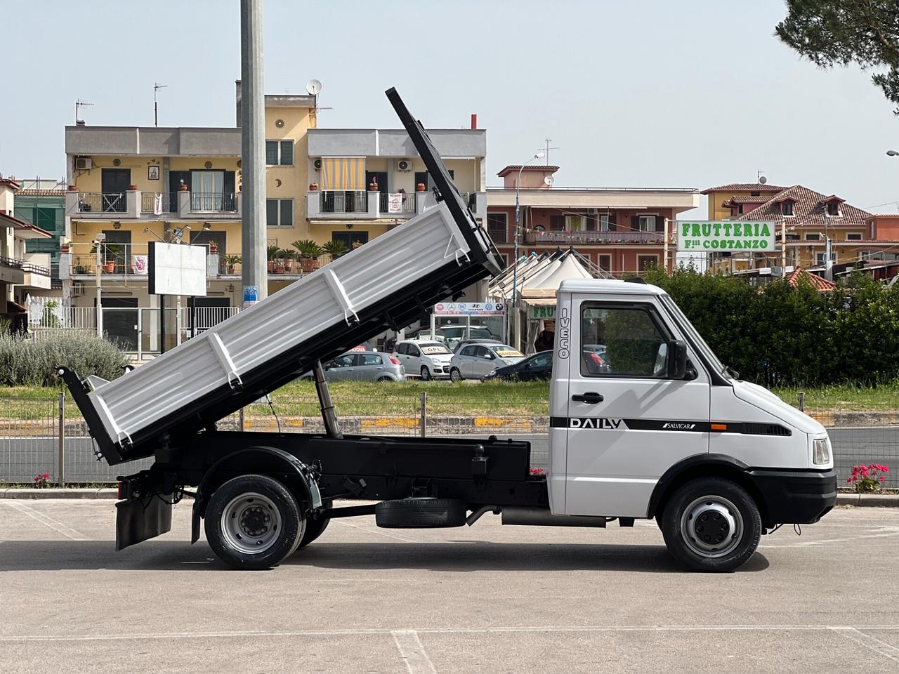 IVECO DAILY 35.12 RIBALTABILE TRILATERALE