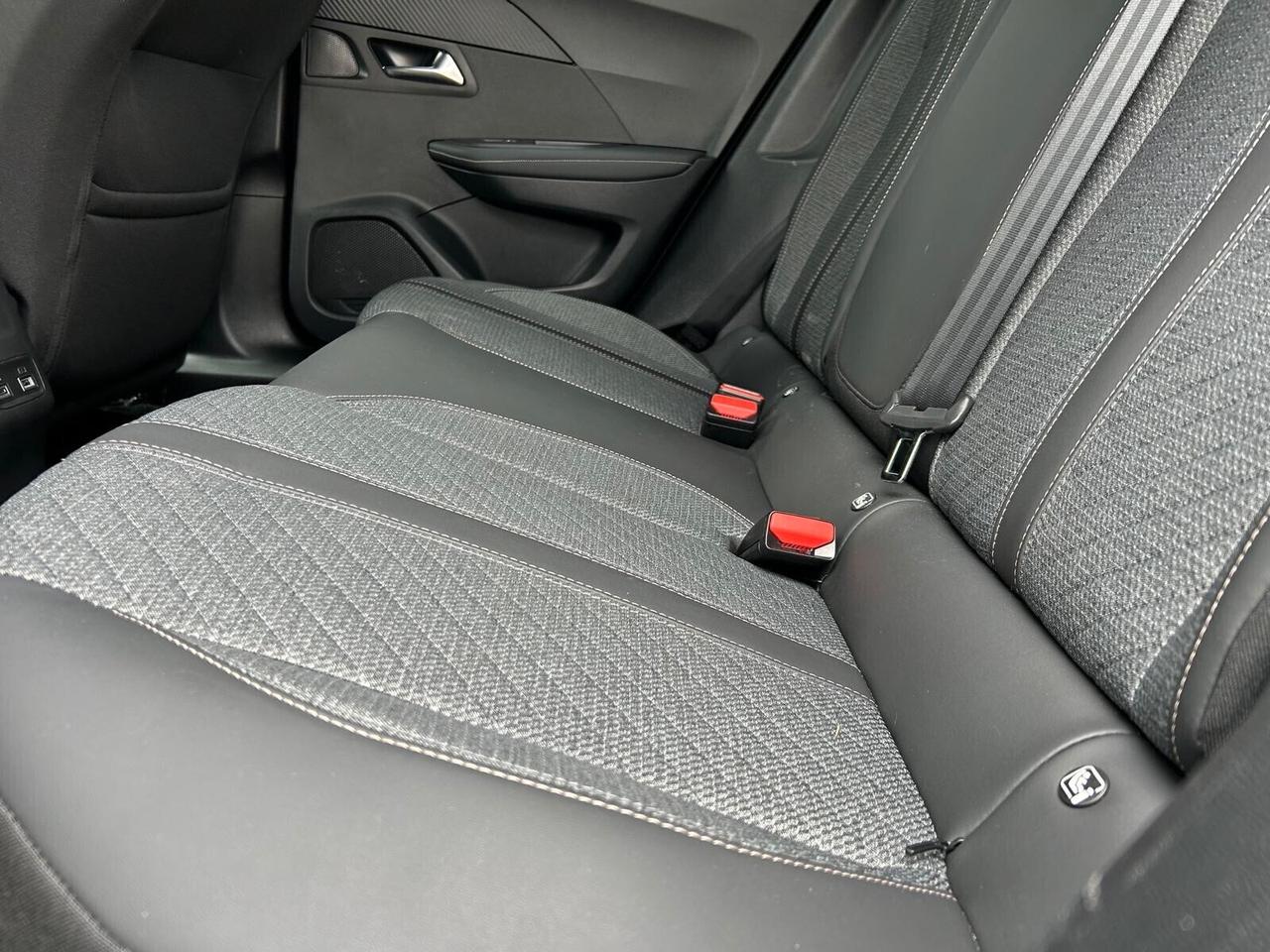 Peugeot 2008 ALLURE PureTech 100 6mt SPOTICAR
